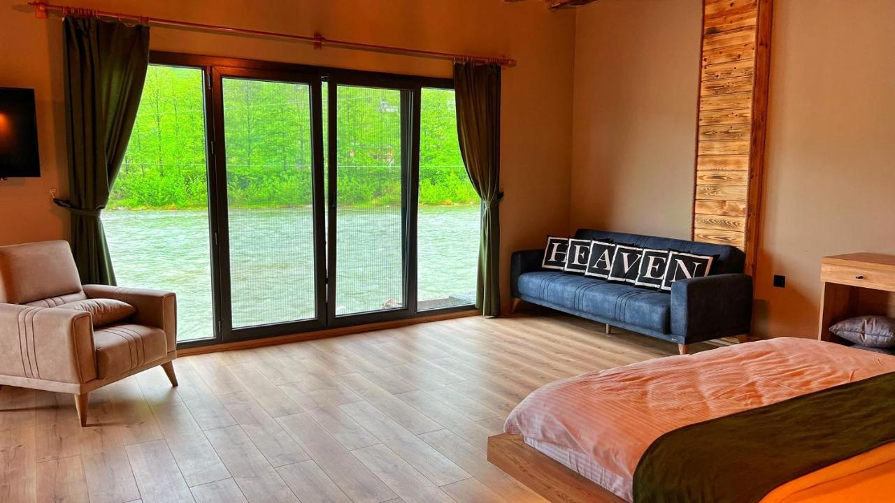 Bed and Breakfast Heaven Vip Wooden Palace Ардешен Экстерьер фото